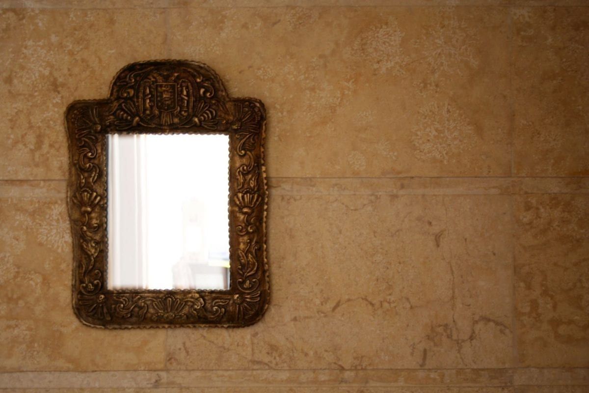 Image of a mirror on the wall